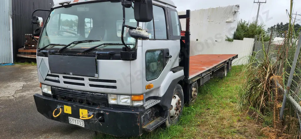 Nissan Flat Deck Truck Image 1++