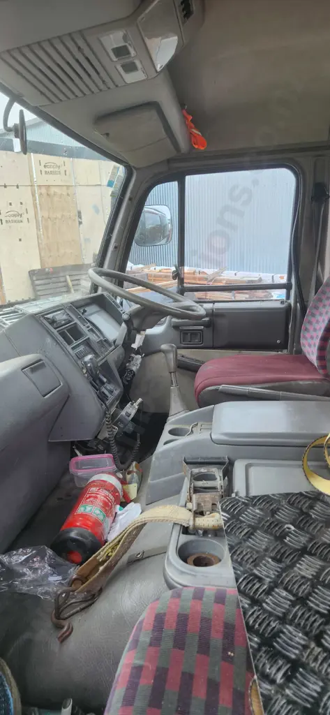 Nissan Flat Deck Truck Image 1++