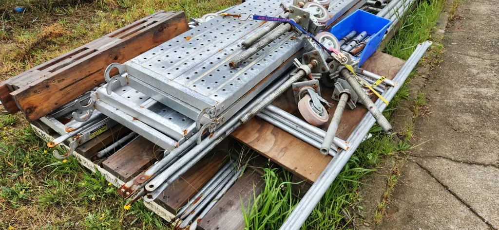 Scaffolding on Pallet Image 1++