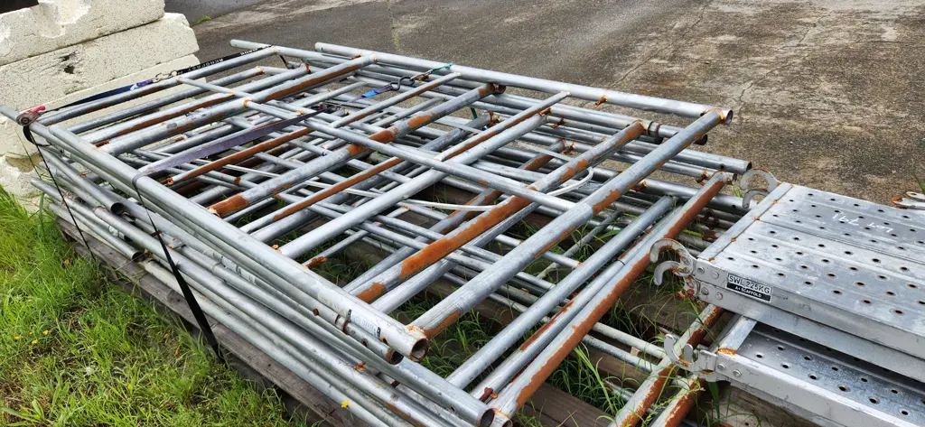 Scaffolding on Pallet Image 1++