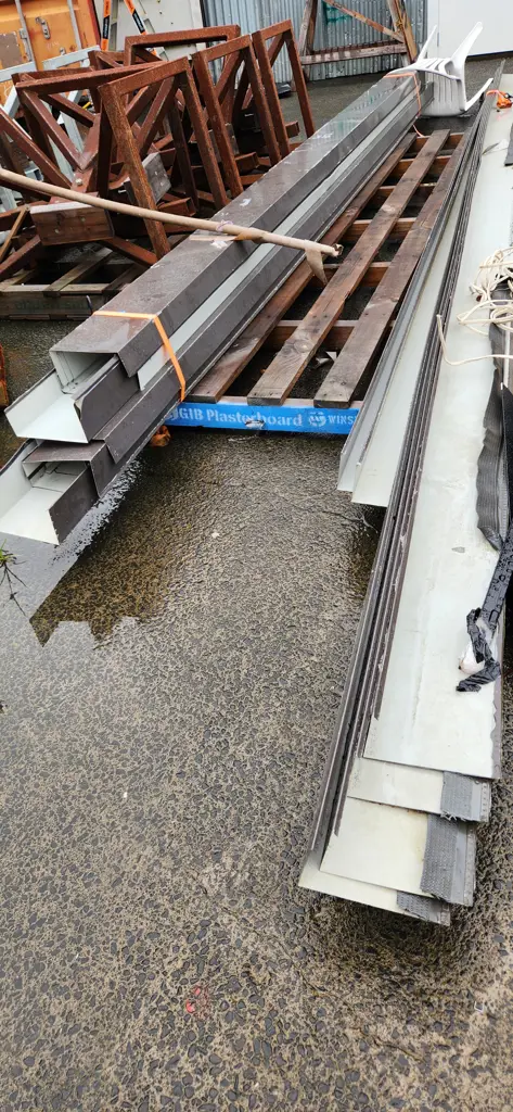 Assorted Colour Steel Flashings Image 1++