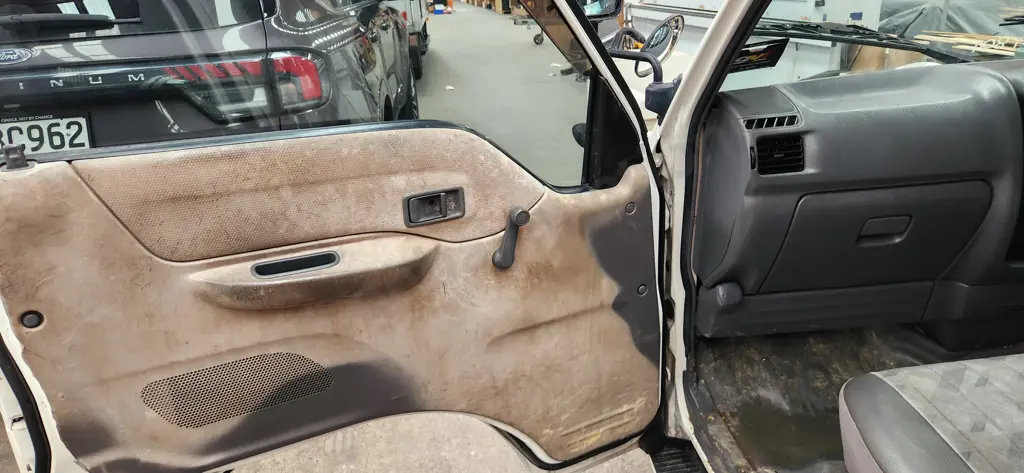 Nissan Vanette Image 1++