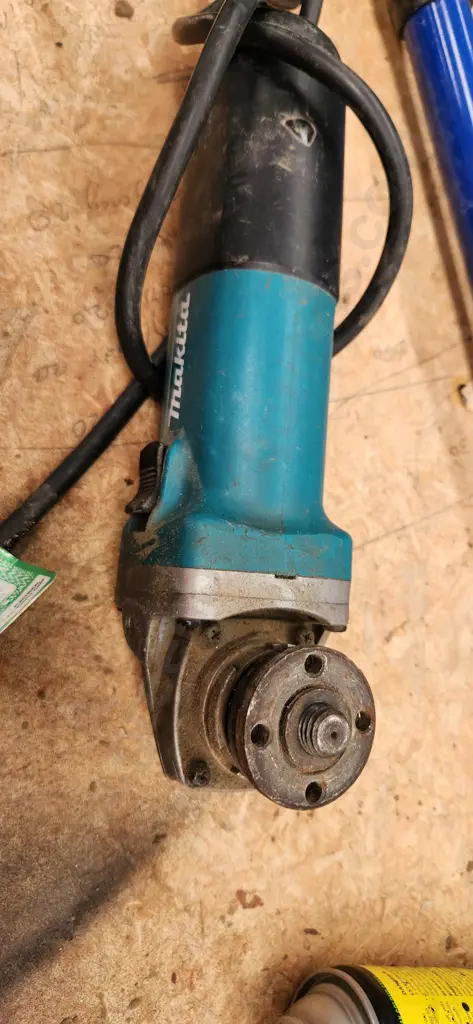 Makita Angle Grinder Image 1++