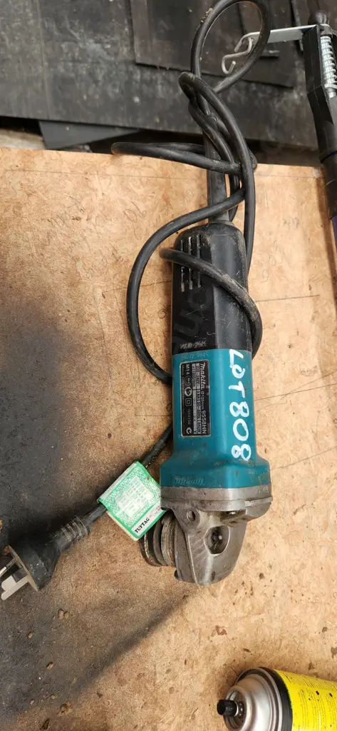 Makita Angle Grinder Image 1++
