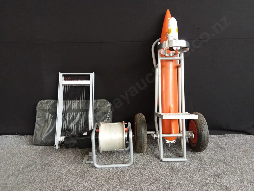 FISHING KONTIKI SET UP, INC LEADER RACK, TROLLEY. AND FULL LINE SPOOL, REMOTE INCLUDED (ADDED PHOTO), NEEDS BATTERY Image 1++