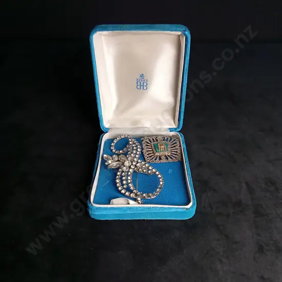 VINTAGE RHINESTONE AND ART DECO STYLE BROOCH IN BIRKS CASE