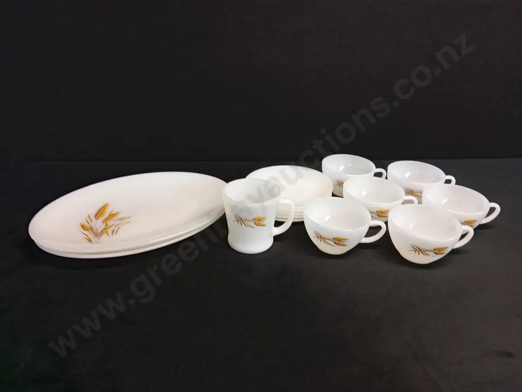 ANCHOR HOCKING FIRE-KING MILK GLASS TABLEWARE X 15 PIECES Image 1++