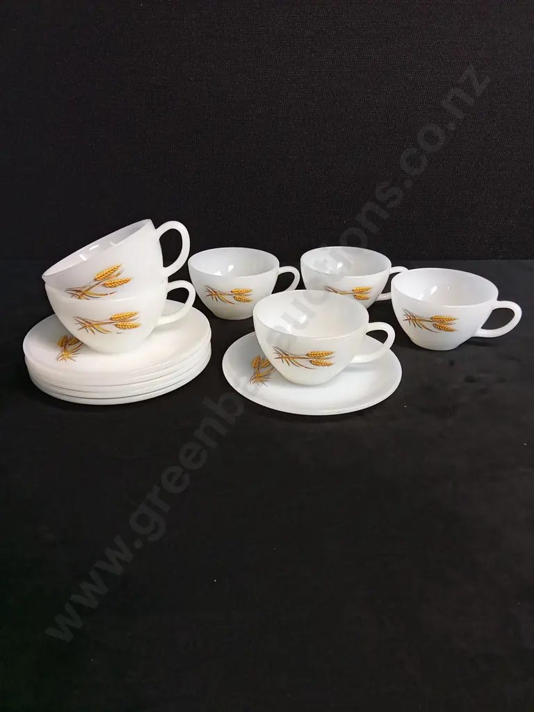 ANCHOR HOCKING FIRE-KING MILK GLASS TABLEWARE X 15 PIECES Image 1++