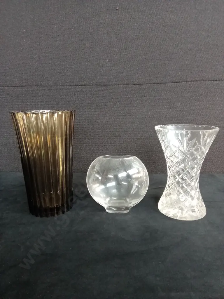 GLASS VASES X 3 Image 1++