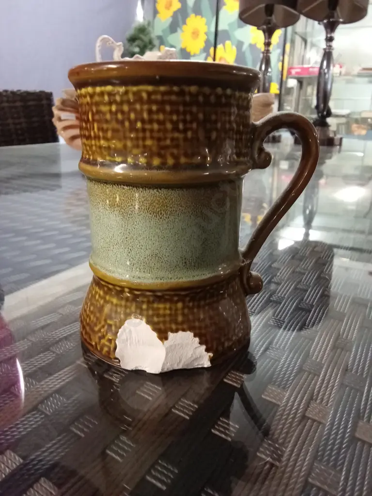 VINTAGE NORLEANS CERAMIC TALL COFFEE/TEA POT WITH SET OF DEMITASSE CUPS AND SUGAR BOWL Image 1++