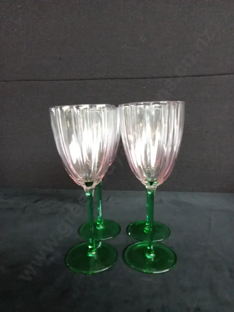 SET OF 4 LOTTI TULIP WINE GLASSES Image 1++