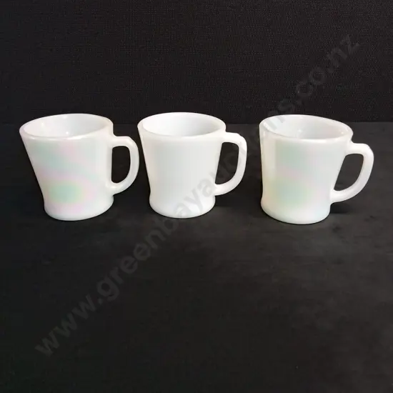 ANCHOR HOCKING FIRE-KING MILK GLASSES X 3
