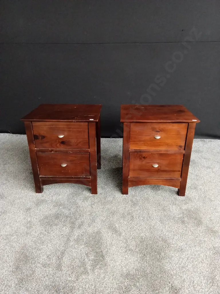 SET OF 2 WOODEN BEDSIDE TABLES Image 1++