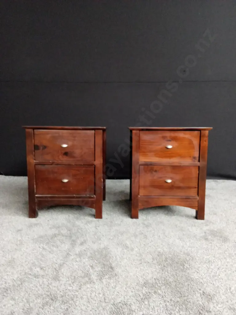 SET OF 2 WOODEN BEDSIDE TABLES Image 1++