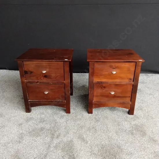 SET OF 2 WOODEN BEDSIDE TABLES