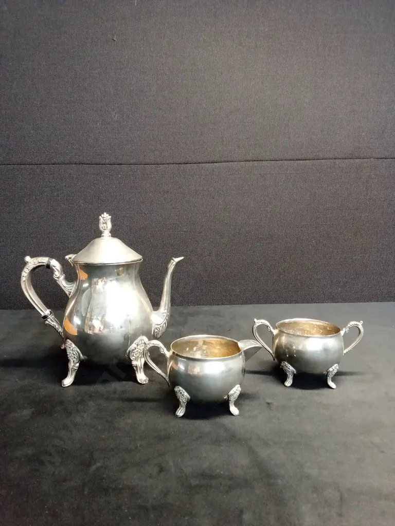 VINTAGE TEA POT SUGAR BOWL AND CREAM JUG Image 1++