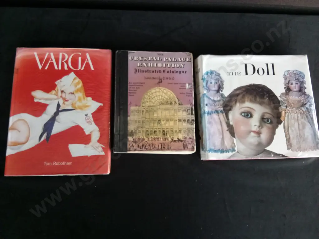 COFFEE TABLE BOOKS X 3 Image 1++