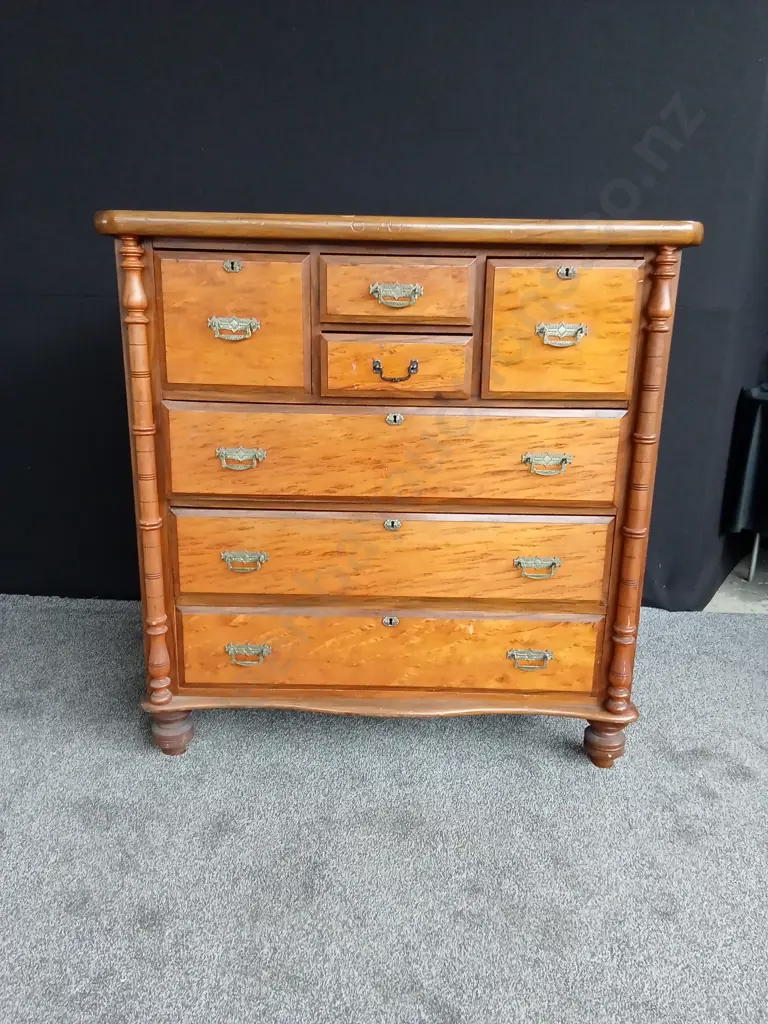 WOODEN CHEST OF DRAWERS Image 1++