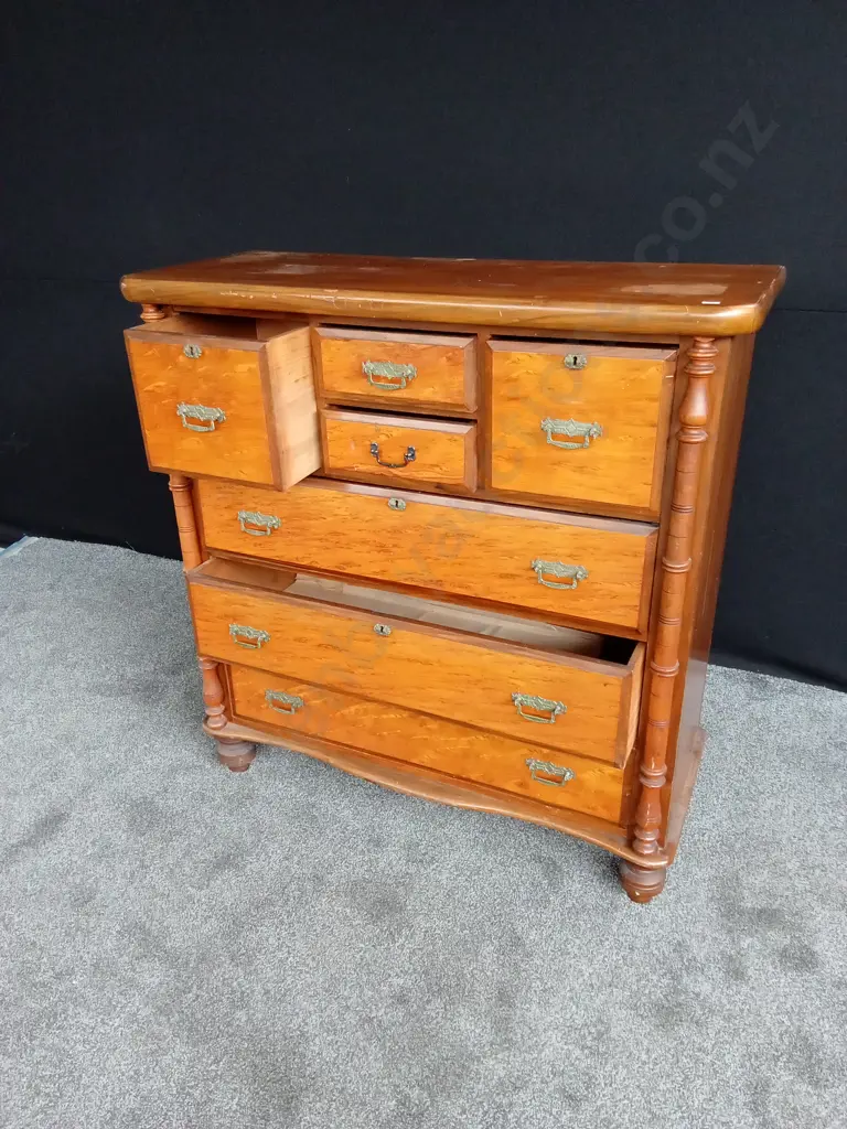 WOODEN CHEST OF DRAWERS Image 1++