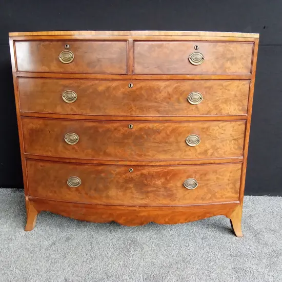 ANTIQUE BOW FRONT CHEST OF DRAWERS BOOK MATCHED VENEER 1.08M TALL X 1.22 M WIDE LOCKS BUT NO KEYS