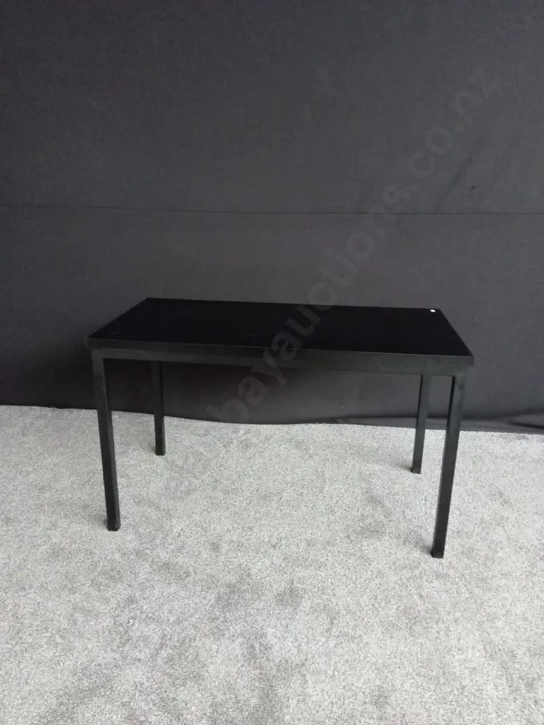 BLACK TABLE / DESK Image 1++