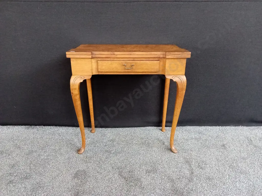 ANTIQUE FOLDING GAMES / CARD TABLE. SQUARE TOP INSET WITH GREEN FELT PLAYING SURFACE AND FOUR RECESSED COUNTER WELLS Image 1++