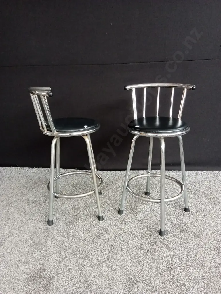 2 X SWIWEL BAR STOOLS Image 1++