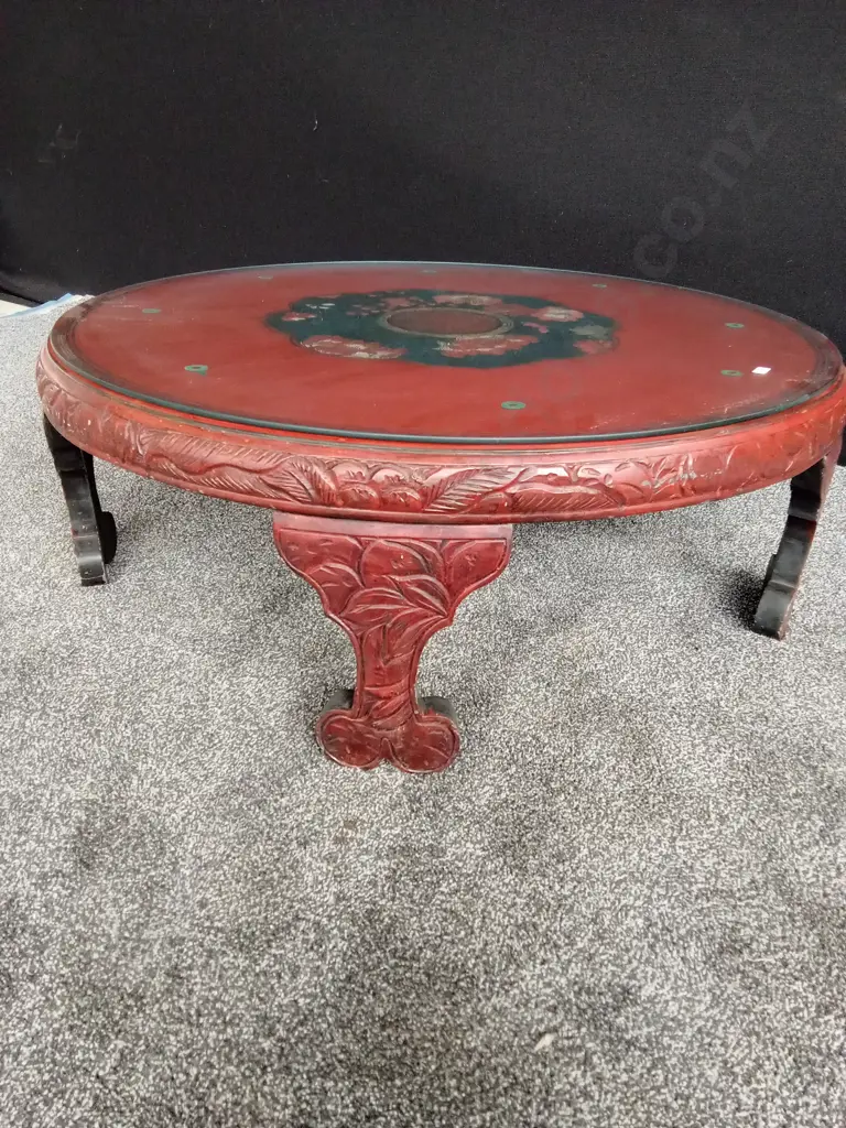 ORIENTAL STYLE HAND CARVED ROUND TEA TABLE WITH GLASS TOP Image 1++