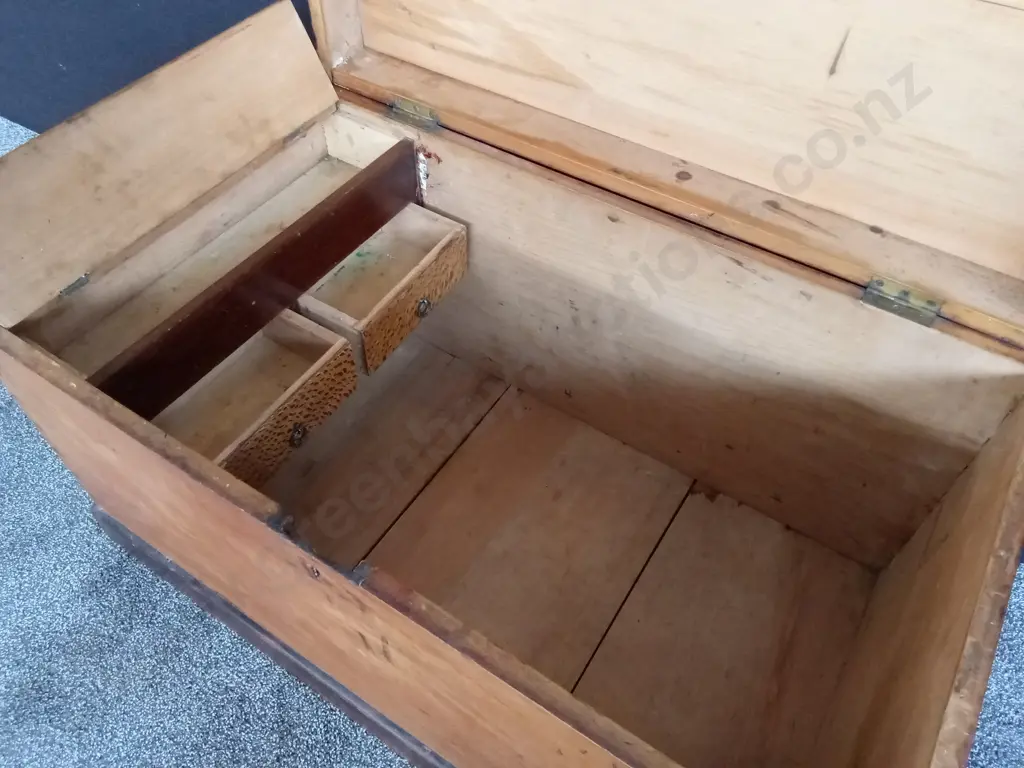 WOODEN CHEST DOVETAIL JOINTED, WITH INTERNAL COMPARTMENT AND 2 SMALL DRAWERS Image 1++