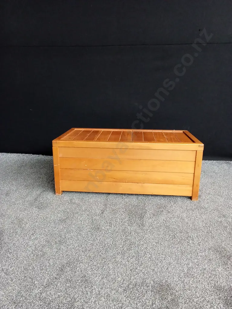 WOODEN CHEST Image 1++
