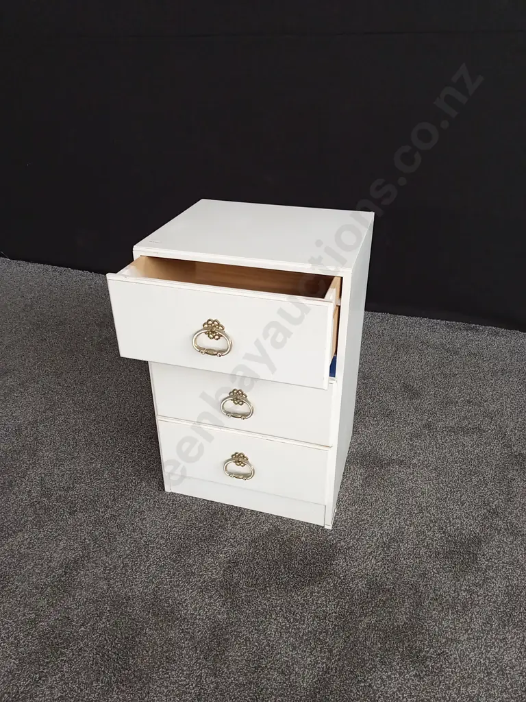 WOODEN WHITE AND BLUE BEDSIDE DRAWERS Image 1++