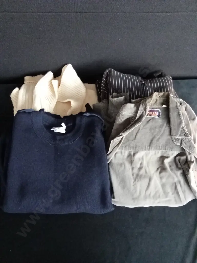 BOX OF MEN AND WOMEN'S JACKETS AND KNITWEAR Image 1++