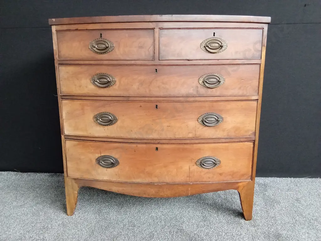 ANTIQUE BOW FRONT CHEST OF DRAWERS BOOK MATCHED VENEER 1.02mH X 1.02M W LOCKS -NO KEYS (DAMAGED, REAR LEFT LEG BROKEN) Image 1++