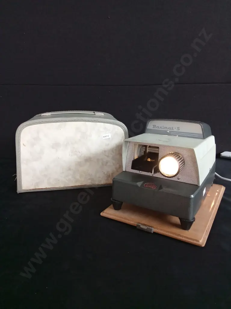 BRAUN PAXIMAT-S ELECTRIC SLIDE PROJECTOR (WORKING) Image 1++