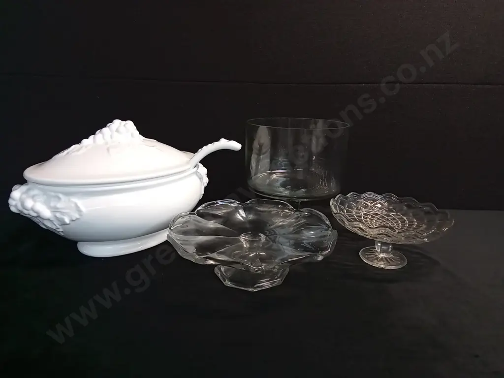 VINTAGE SOUP TUREEN AND CAKE STANDS AND TRIFFLE BOWL Image 1++