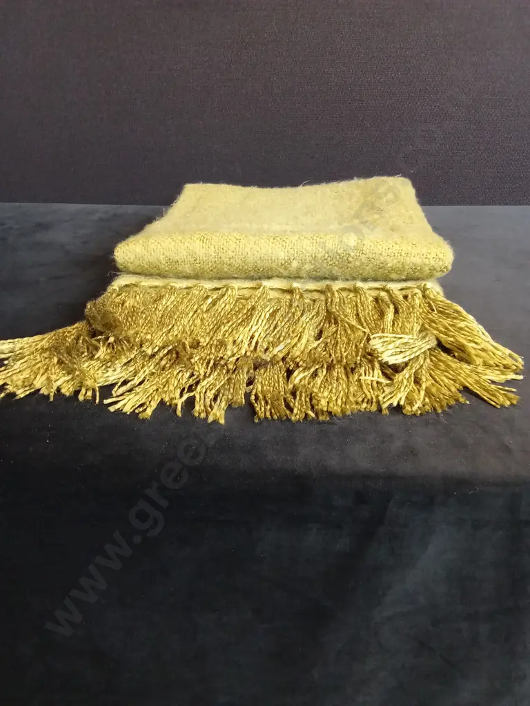 GREEN MULBERI KNITTED THROW Image 1++
