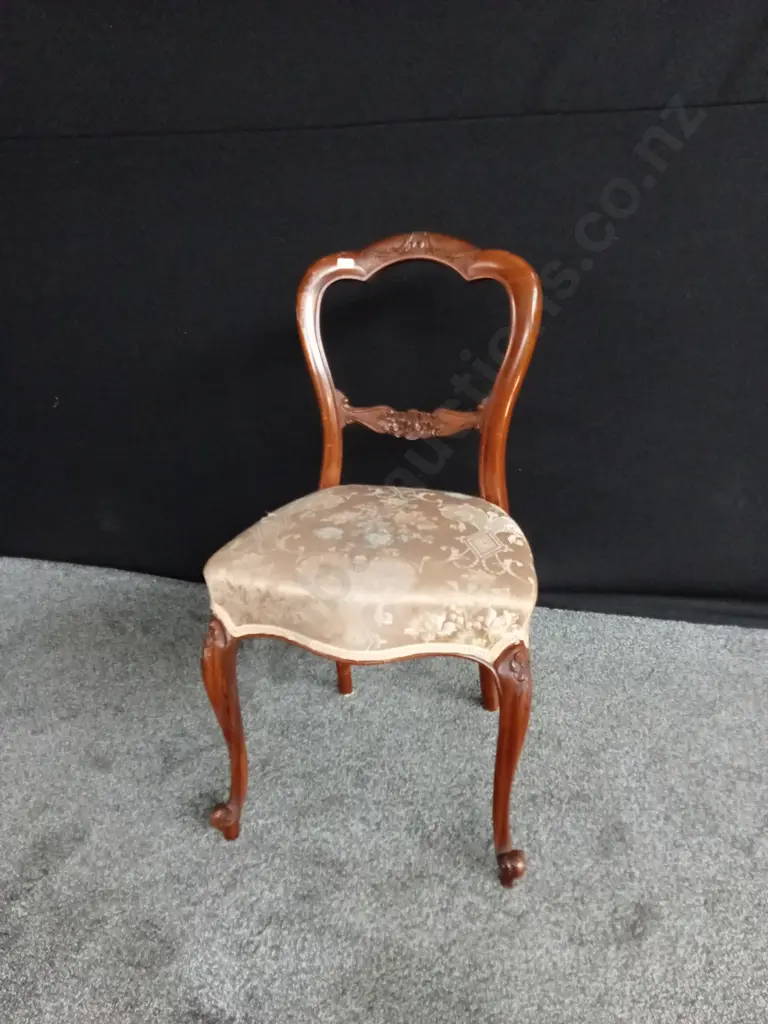 BALLOON BACK STYLE CHAIR Image 1++