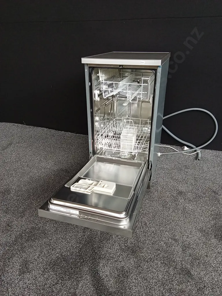 SMEG DISHWASHER Image 1++