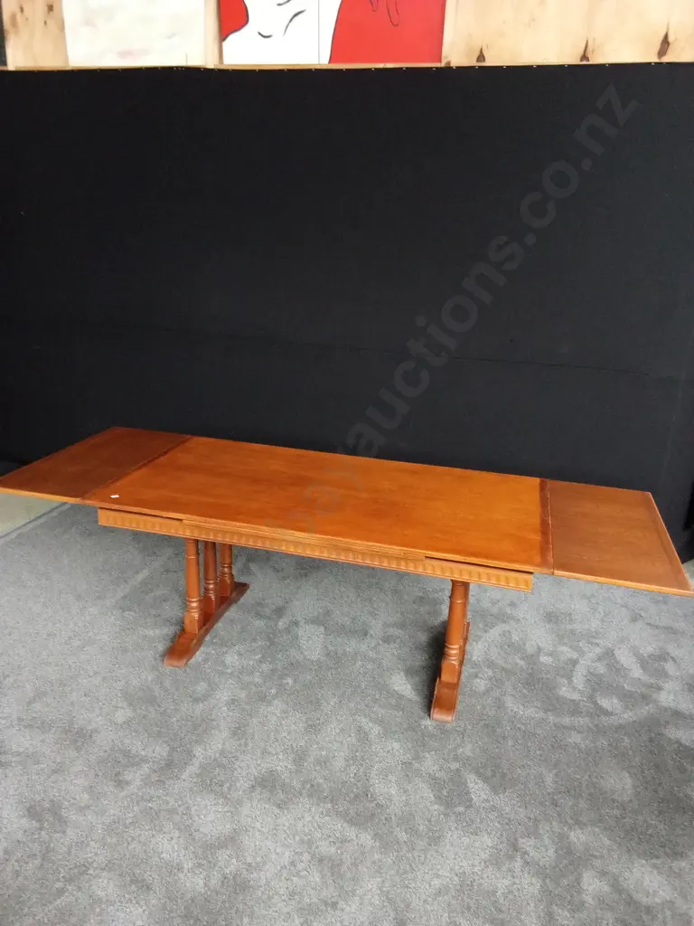EXTENDABLE WOODEN TABLE WITH 6 CHAIRS Image 1++