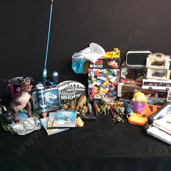 COLLECTION OF CHILDRENS TOYS