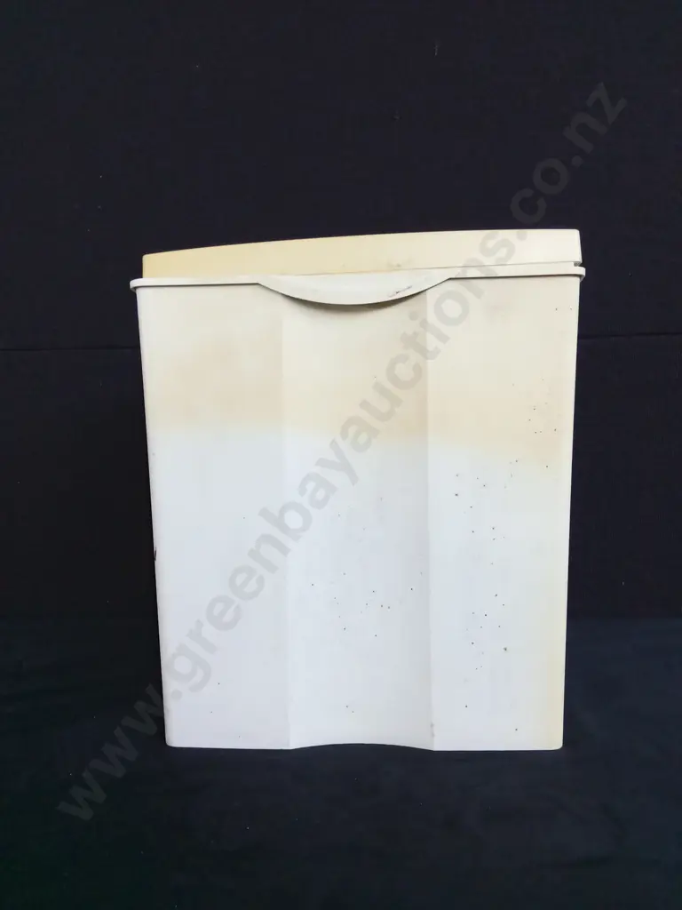 MS-550 STRIP-CUT PAPER SHREDDER Image 1++