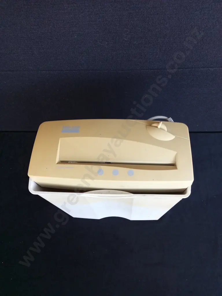 MS-550 STRIP-CUT PAPER SHREDDER Image 1++