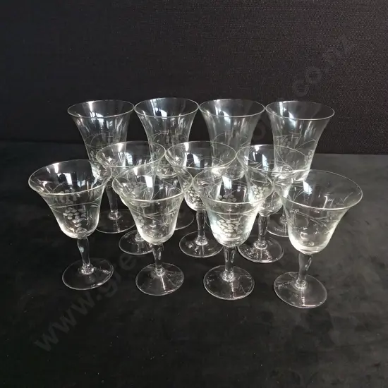 VINTAGE HAND ETCHED COCKTAIL GLASSES X 11