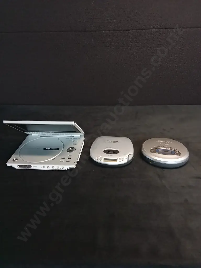 VINTAGE ASSORTED ELECTRONIC ITEMS (UNTESTED) Image 1++