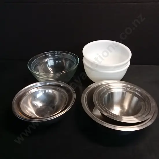 ASSORTED MIXING BOWLS X 12