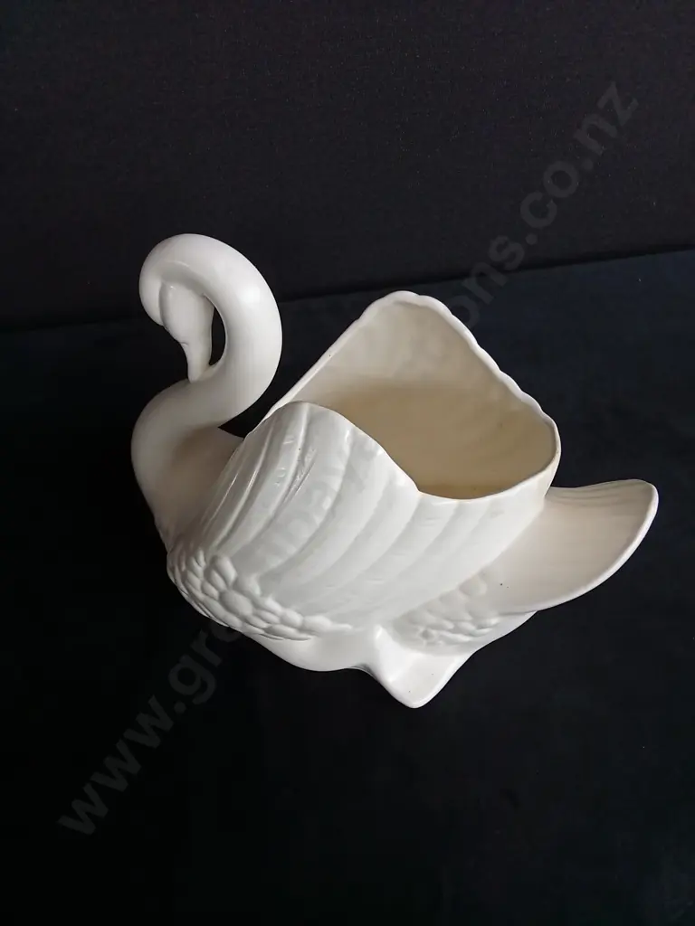 VINTAGE CROWN LYNN MALE SWAN VASE NUMBER 170 Image 1++