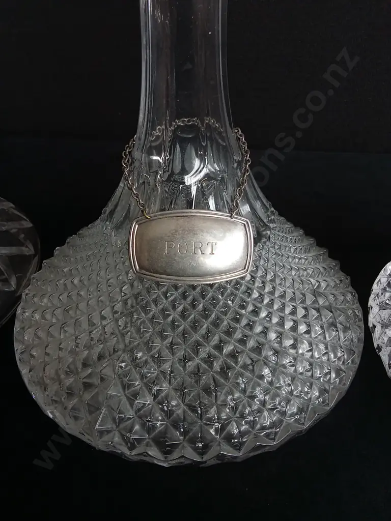 VINTAGE CRYSTAL DECANTERS X 3 Image 1++
