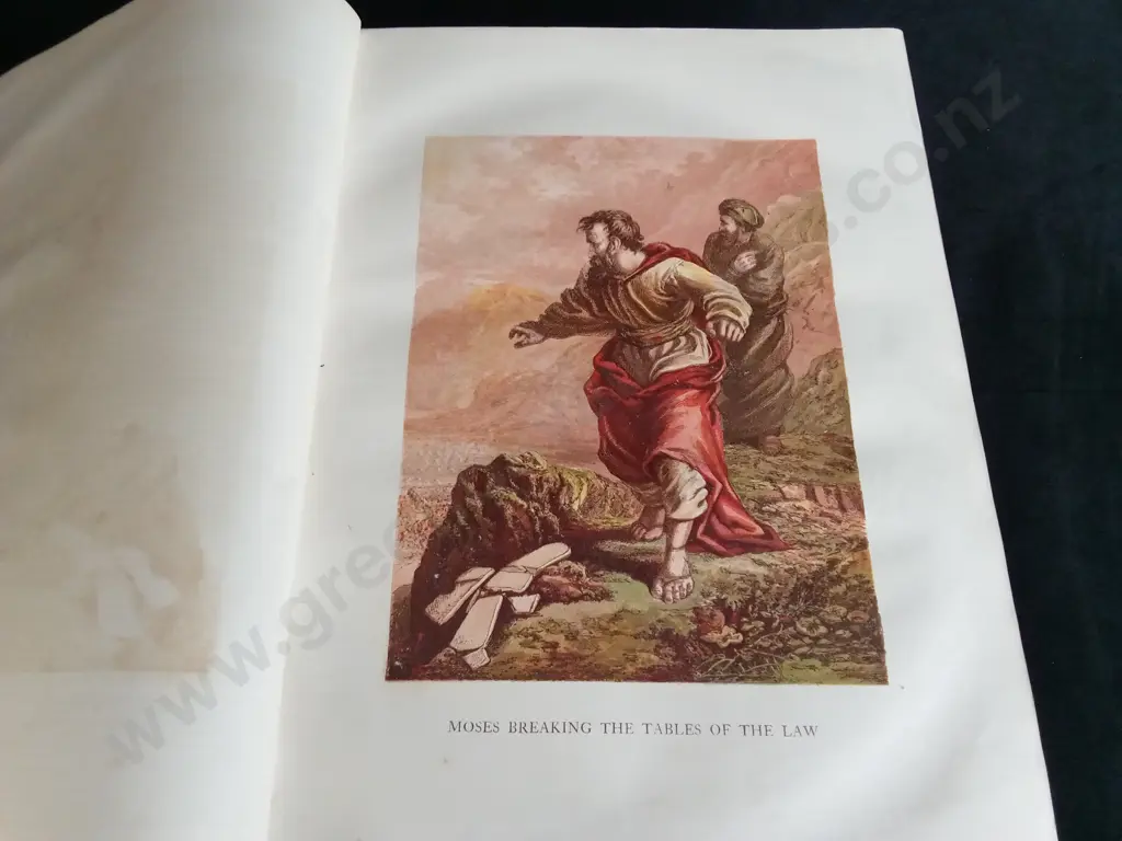 LATE 19TH CENTURY VICTORIAN ERA FAMILY BIBLE PUBLISHED BY WILLIAM COLLINS AND SONS Image 1++