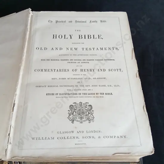 LATE 19TH CENTURY VICTORIAN ERA FAMILY BIBLE PUBLISHED BY WILLIAM COLLINS AND SONS