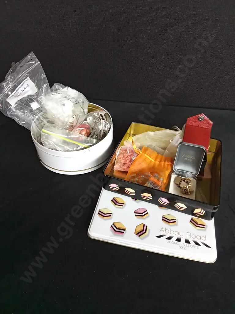 2 SWEET TINS FILLED WITH JEWELRY AND BUTTONS Image 1++